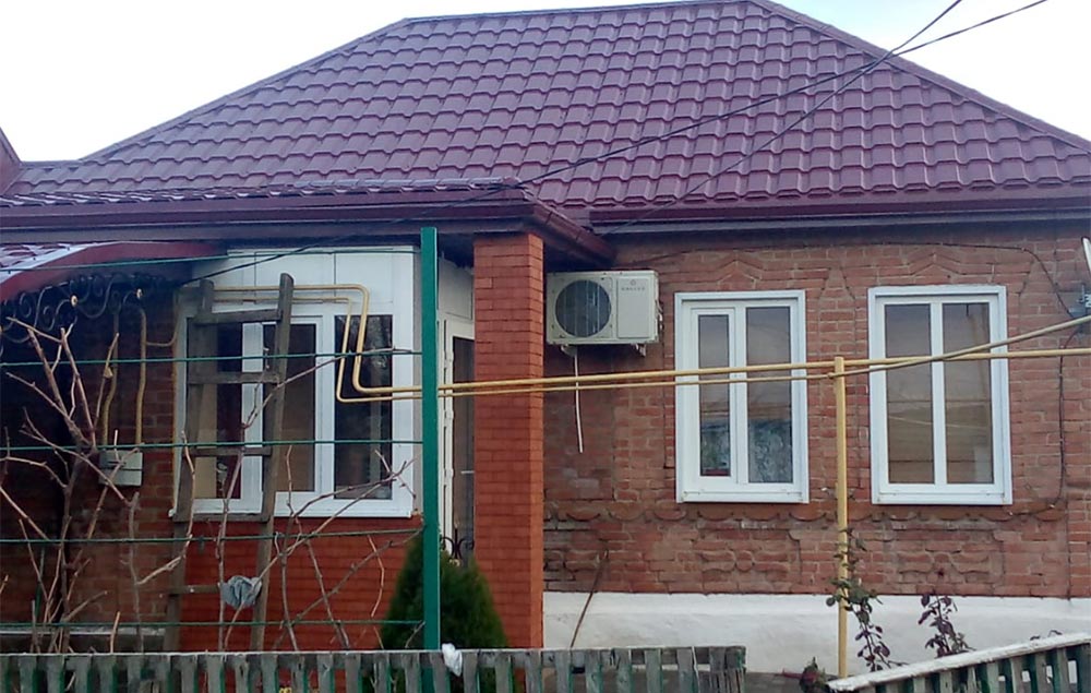 Фото дома с крышей из металлочерепицы Каскад